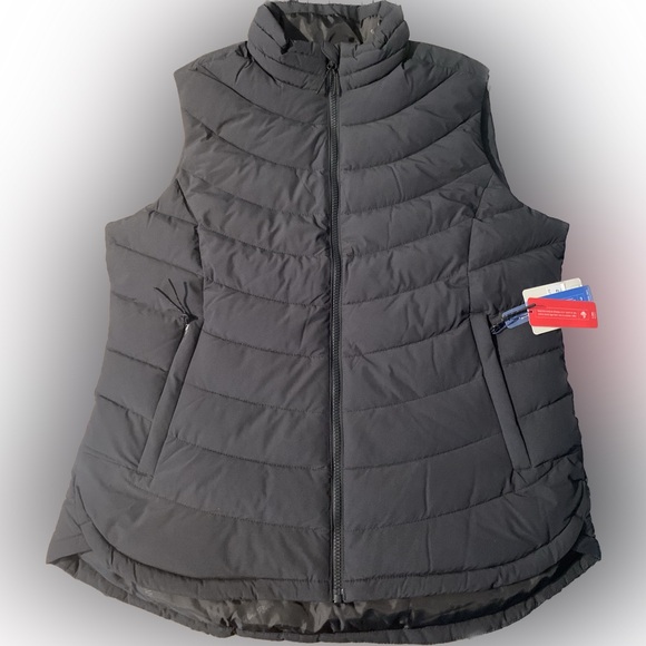 Wind River Jackets & Blazers - Wind River Hyper-Dri water repellent black vest in size large - New with tags